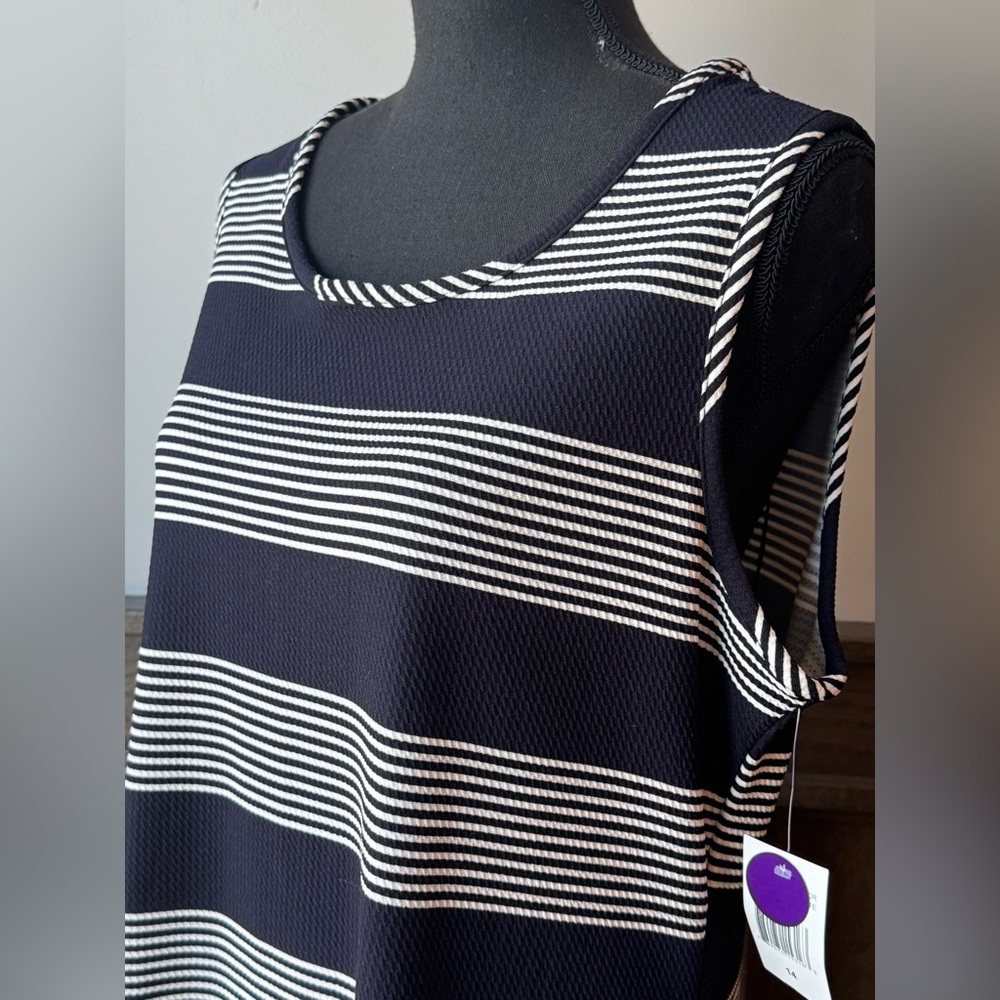 RN studio by Ronni Nicole Navy and White Striped Sleeveless textured Dress NWT - Picture 5 of 9
